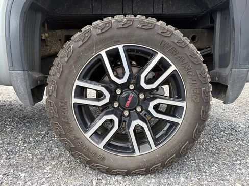 Used 2026 GMC Sierra 1500 AT4 w/ AT4 Premium Package AWD/4WD image 7