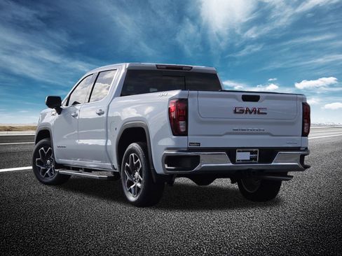 Used 2025 GMC Sierra 1500 SLE w/ Preferred Package AWD/4WD image 17