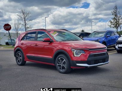Certified 2025 Kia Niro EX