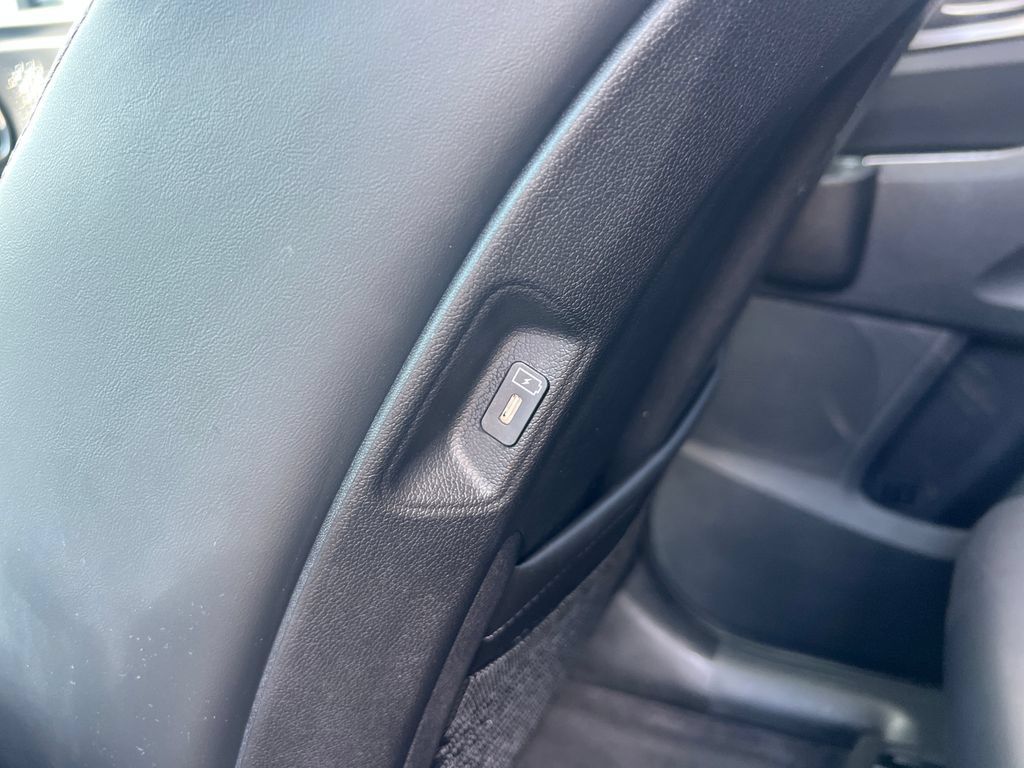 Certified 2024 Kia Sorento S w/ Panoramic Sunroof Package FWD image 17