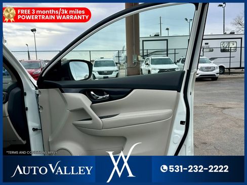 Used 2022 Nissan Rogue Sport SL image 16