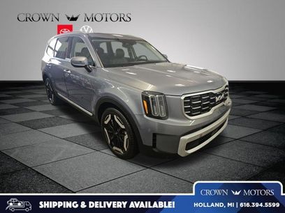 Used 2023 Kia Telluride S w/ S Sunroof Package