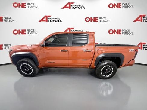 Certified 2025 Toyota Tacoma TRD Off-Road w/ TRD Off Road Upgrade Package AWD/4WD image 5