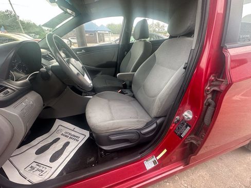 Used 2013 Hyundai Accent GLS FWD image 10