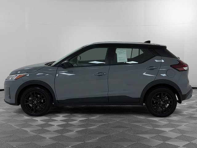 Used 2024 Nissan Kicks SV FWD image 2
