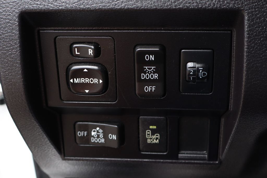 Used 2016 Toyota Tundra SR5 w/ TRD Off Road Package AWD/4WD image 23