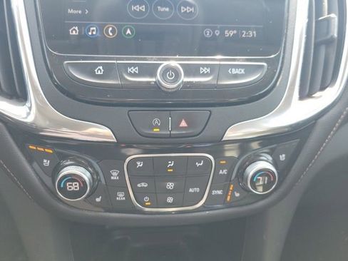 Used 2022 Chevrolet Equinox Premier image 10