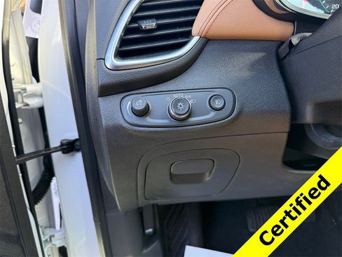 Used 2020 Chevrolet Trax Premier image 18