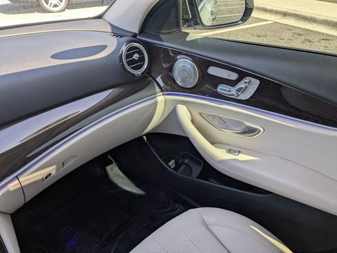 Used 2020 Mercedes-Benz E 350 Sedan image 4