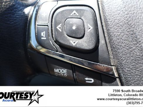 Used 2015 Toyota Avalon XLE FWD image 11