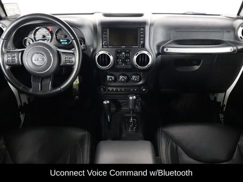 Used 2017 Jeep Wrangler Unlimited Rubicon w/ Connectivity Group AWD/4WD image 13