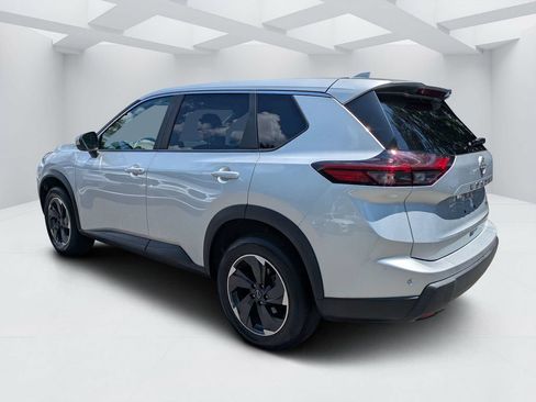 Used 2024 Nissan Rogue SV FWD image 5