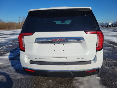 Used 2022 GMC Yukon XL SLT w/ SLT Premium Package image 6