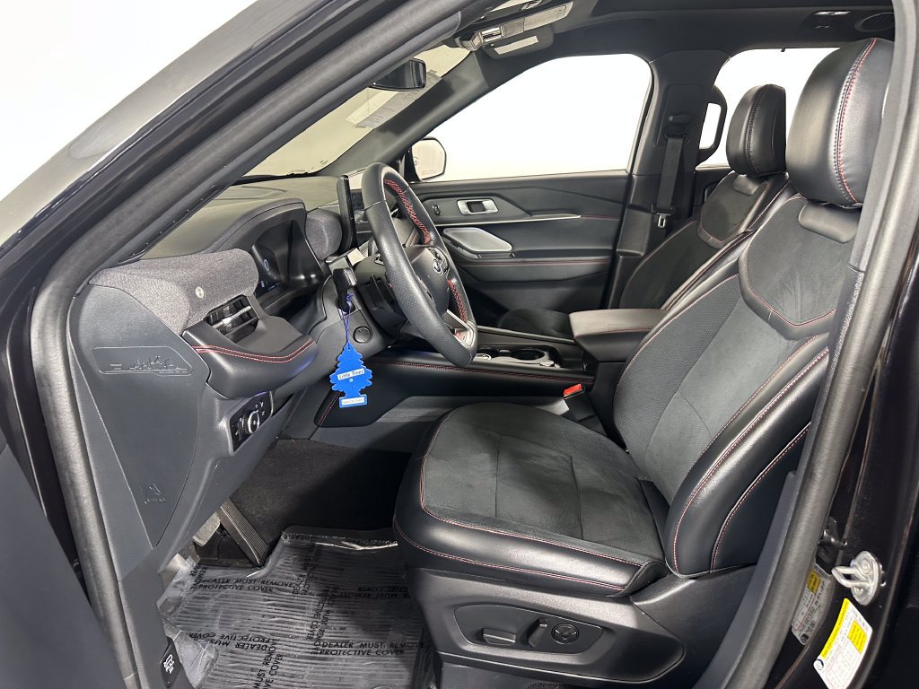 Used 2025 Ford Explorer ST AWD/4WD image 17