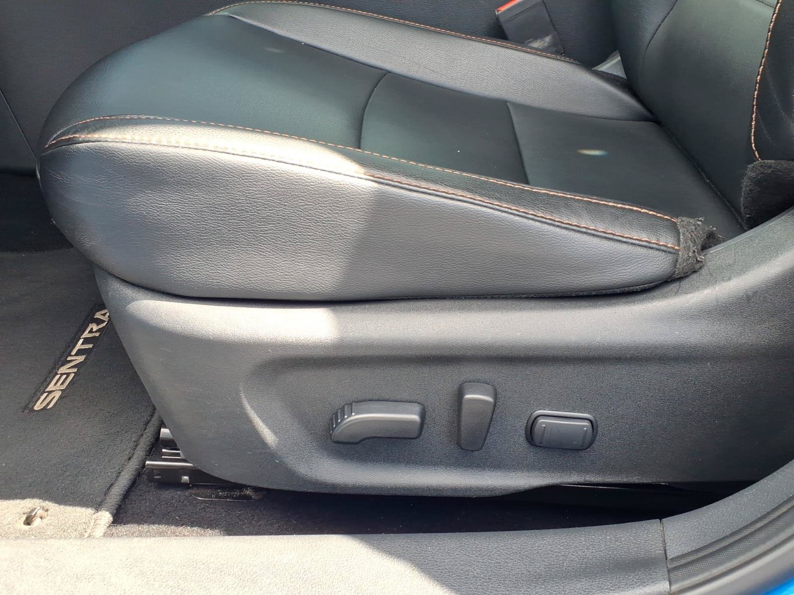 Used 2022 Nissan Sentra SR w/ SR Premium Package FWD image 23