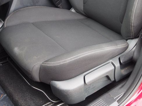 Used 2023 Nissan Rogue S FWD image 17