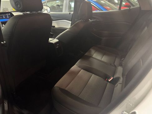 Used 2025 Chevrolet Trax LT image 36