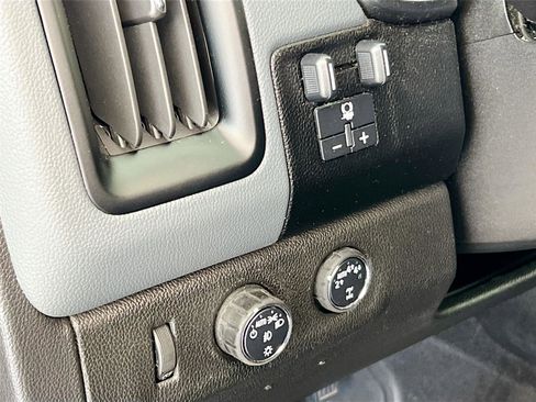 Used 2019 Chevrolet Colorado Z71 AWD/4WD image 14