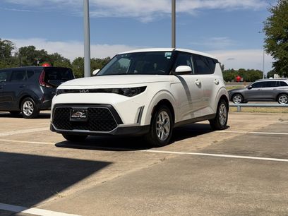 Used 2025 Kia Soul LX w/ LX Technology Package