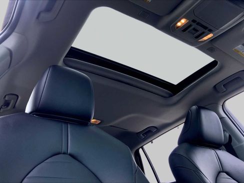 Certified 2024 Toyota Highlander XLE FWD image 14