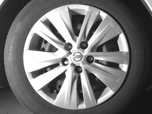 Used 2025 Nissan Sentra S FWD image 16