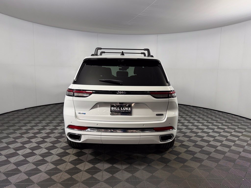 Used 2023 Jeep Grand Cherokee Overland w/ Luxury Tech Group IV AWD/4WD image 7