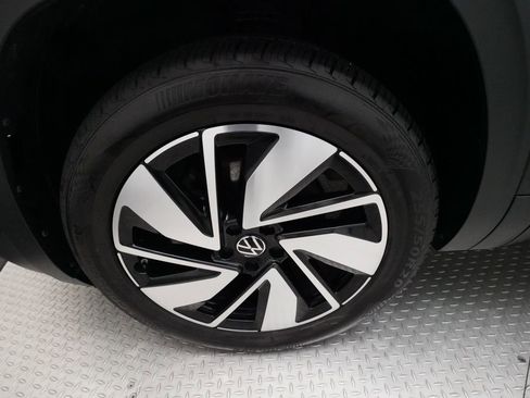 Used 2024 Volkswagen Atlas SE AWD/4WD image 28
