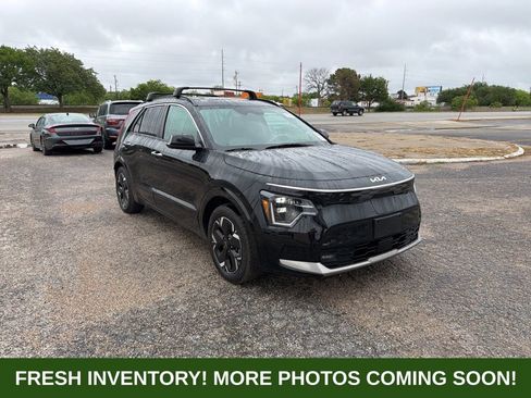 Used 2023 Kia Niro Wave w/ Wave Preserve Package FWD image 1
