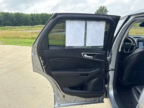 Used 2022 Ford Edge Titanium AWD/4WD image 44