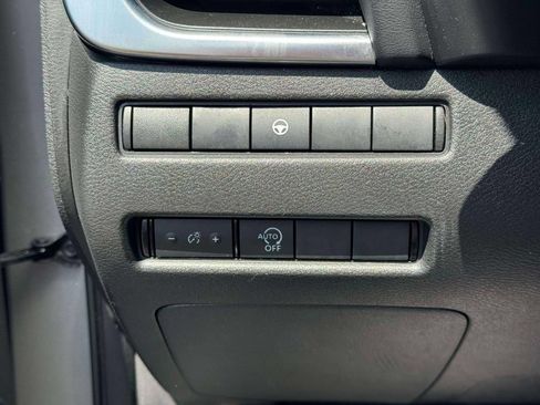 Used 2023 Nissan Rogue SV FWD image 22