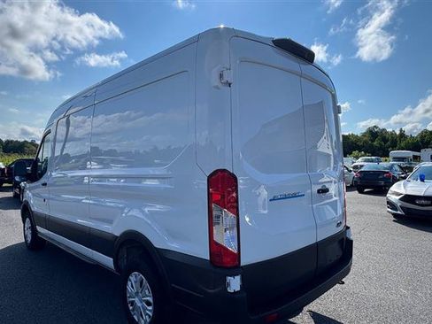 Used 2023 Ford E-Transit Medium Roof RWD image 18