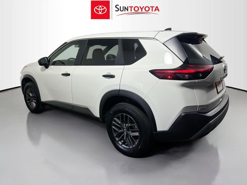 Used 2023 Nissan Rogue S FWD image 6