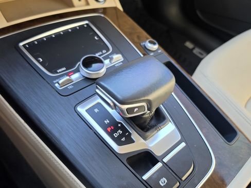 Used 2019 Audi Q5 2.0T Premium Plus w/ Premium Plus Package image 38