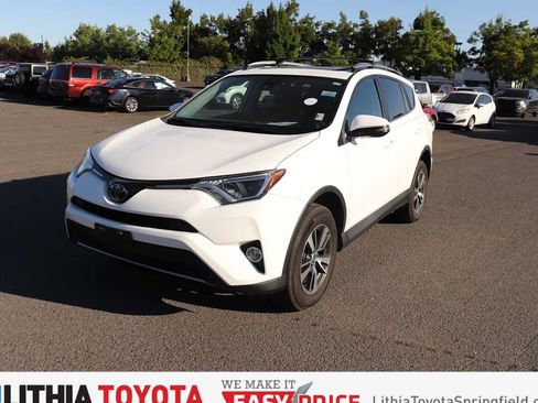 Used 2018 Toyota RAV4 XLE w/ Plus Extra Value Package AWD/4WD image 1
