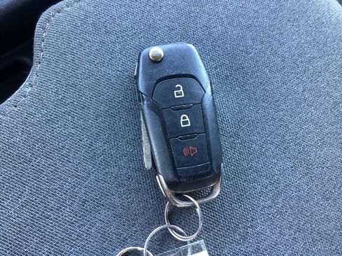 Used 2023 Ford F150 XLT image 30