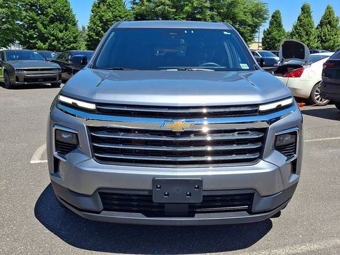 Used 2026 Chevrolet Traverse LT w/ LPO, Floor Liner Package FWD image 8