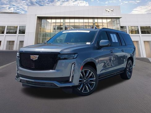 Certified 2022 Cadillac Escalade ESV Sport Platinum w/ Heavy-Duty Trailer Package AWD/4WD image 1