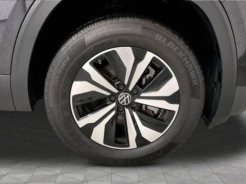 Used 2024 Volkswagen Atlas SE image 34