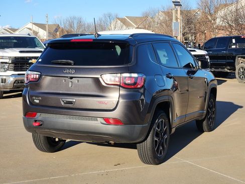 Used 2019 Jeep Compass Trailhawk w/ Cold Weather Group image 9