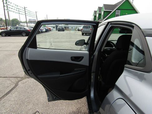 Used 2021 Hyundai Kona SE w/ Cargo Package AWD/4WD image 18