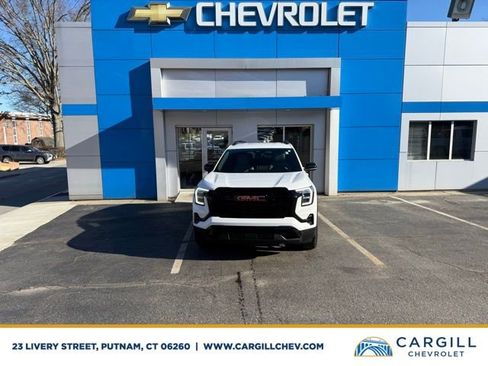 Used 2026 GMC Terrain Elevation w/ Elevation Premium Package image 1