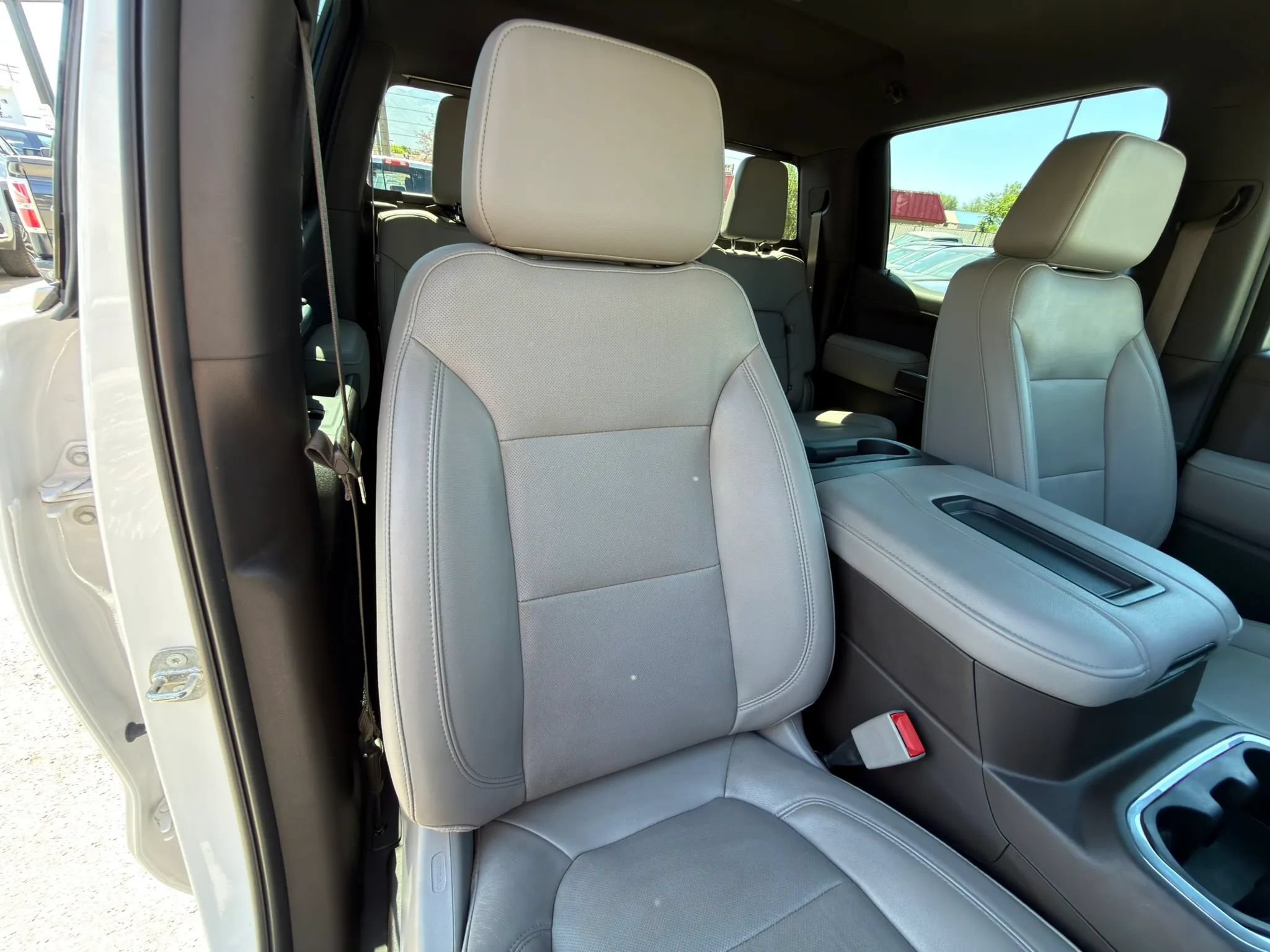 Used 2019 Chevrolet Silverado 1500 LTZ w/ LTZ Plus Package AWD/4WD image 8