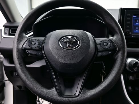 Used 2021 Toyota RAV4 LE AWD/4WD image 21