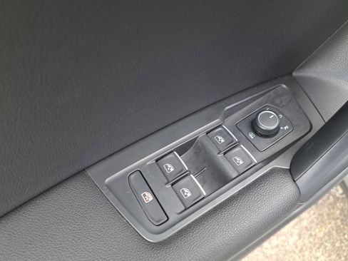 Used 2021 Volkswagen Tiguan SE R-Line image 15