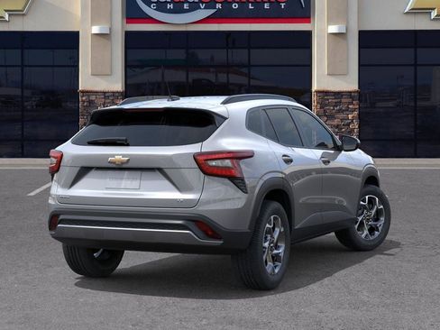 New 2026 Chevrolet Trax LT image 4