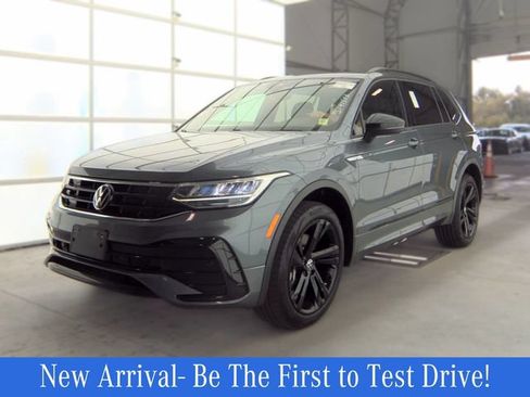 Used 2023 Volkswagen Tiguan SE R-Line AWD/4WD image 1