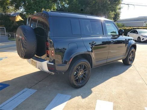 Used 2025 Land Rover Defender 110 S image 9