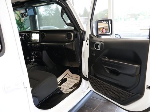 Used 2023 Jeep Wrangler Unlimited w/ Cold Weather Group AWD/4WD image 40