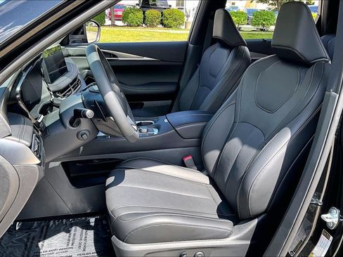 Certified 2026 INFINITI QX60 Luxe w/ Cargo Package AWD/4WD image 15
