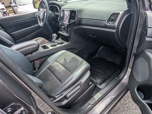 Used 2021 Jeep Grand Cherokee Laredo X image 17